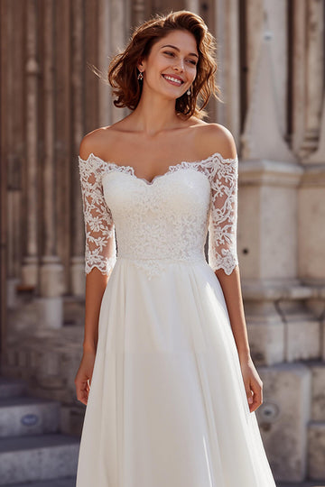 Robe de mariée en mousseline de soie blanche A-line Off the Shoulder Sweep Train avec dentelle
